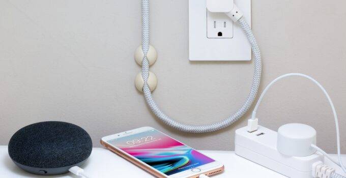 Your Guide To The Best USB-C Cable and Charger For iPhone 15